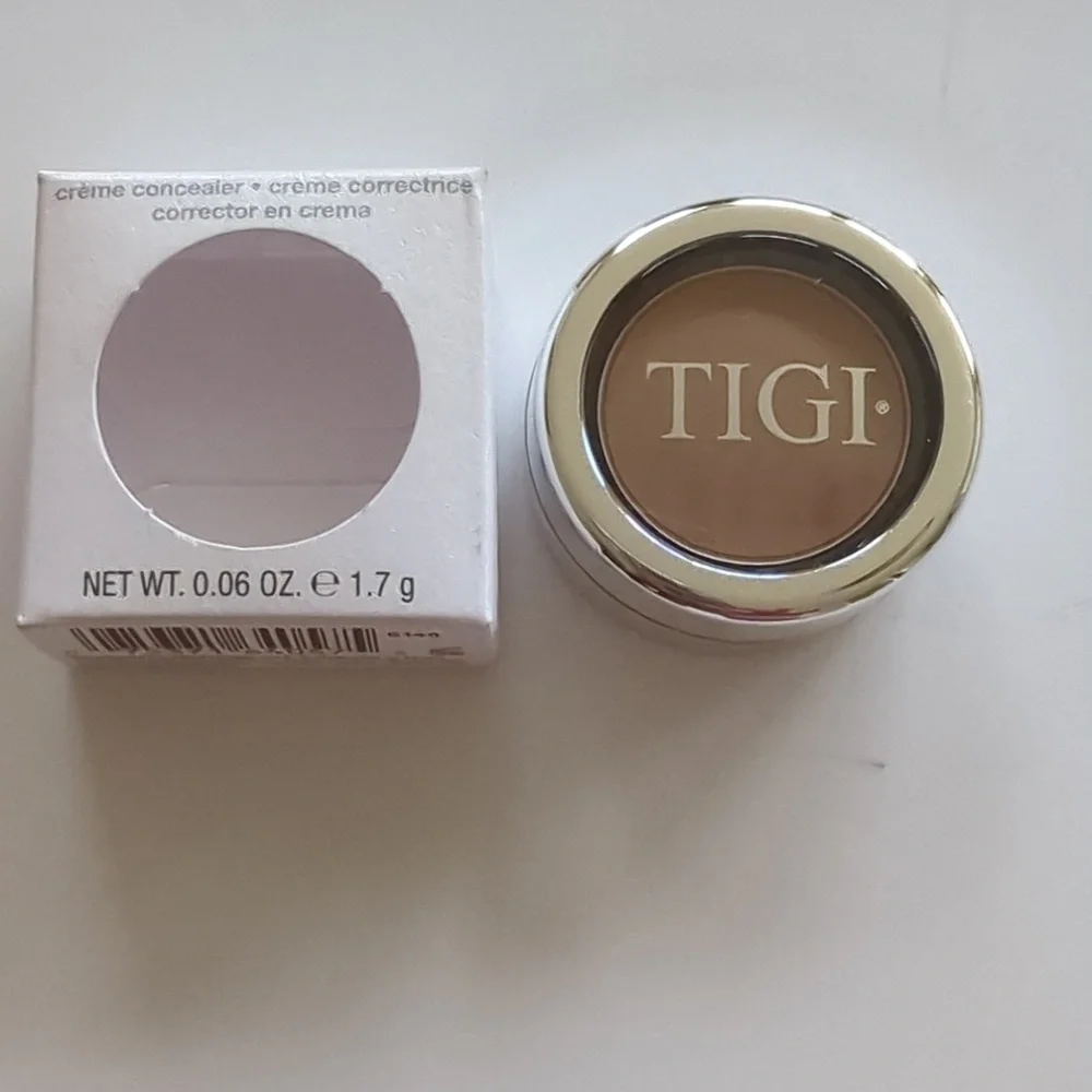 TIGI Professional Cosmetics Cream Concealer Color Dark & Medium